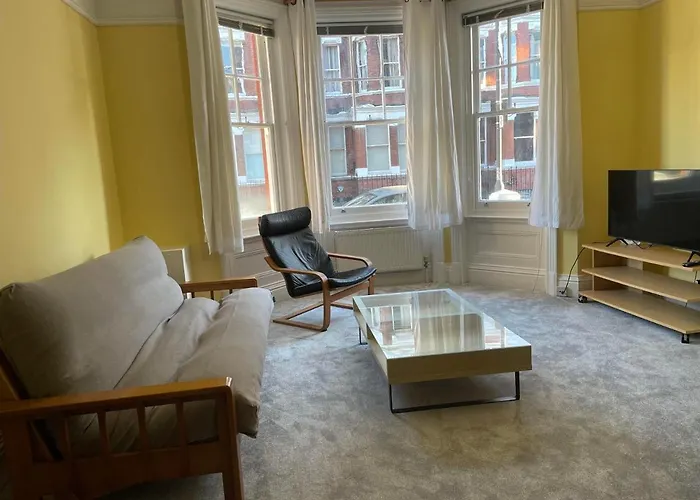 1 Bedroom Apartment In The Heart Of West London