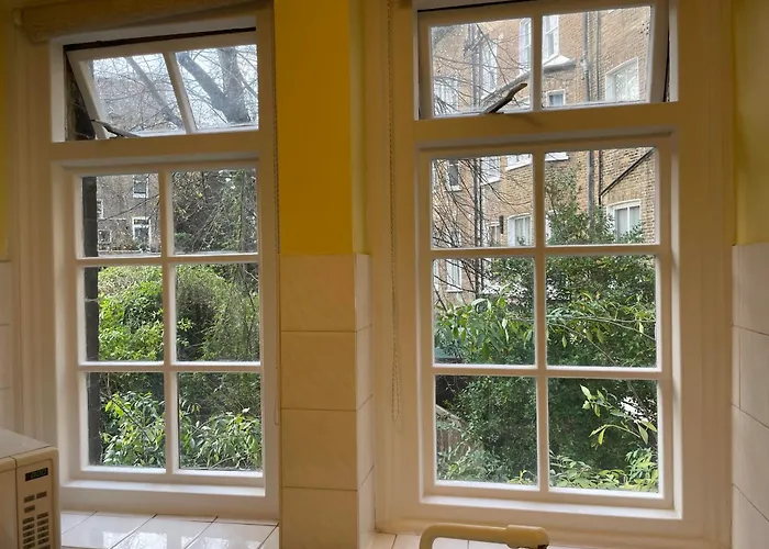1 Bedroom Apartment In The Heart Of West London