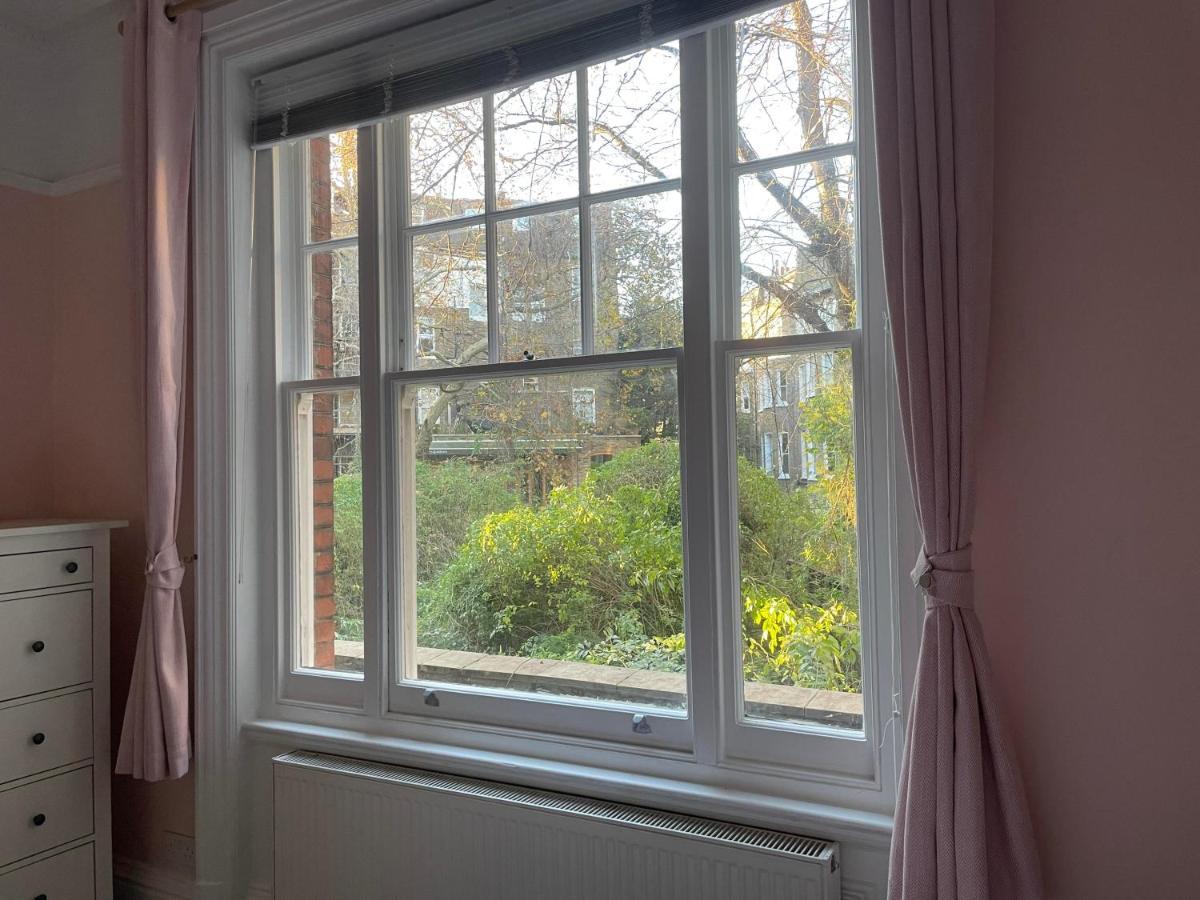 1 Bedroom In The Heart Of West Лондон
